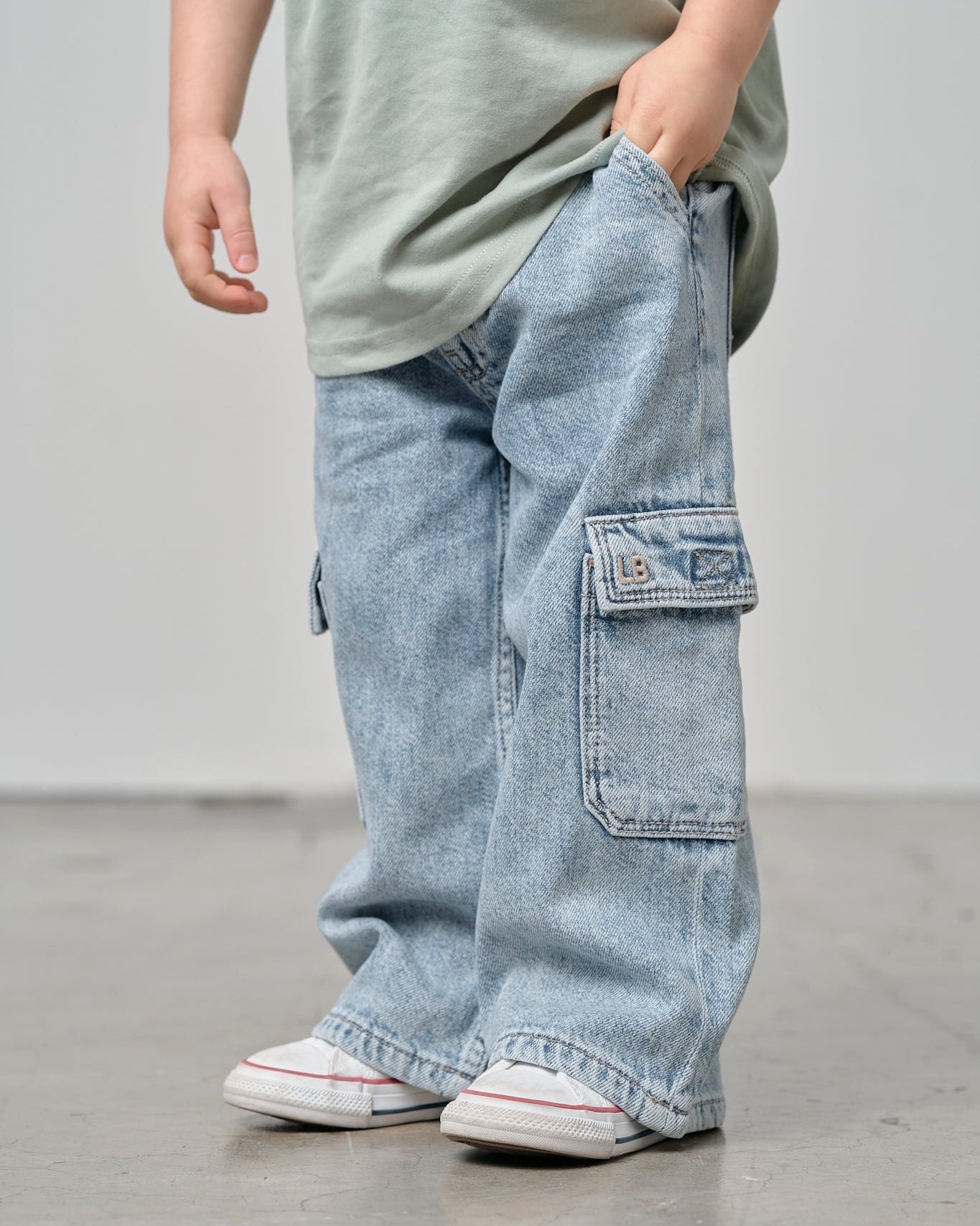 Cargo Denim Straight Leg - Light Wash