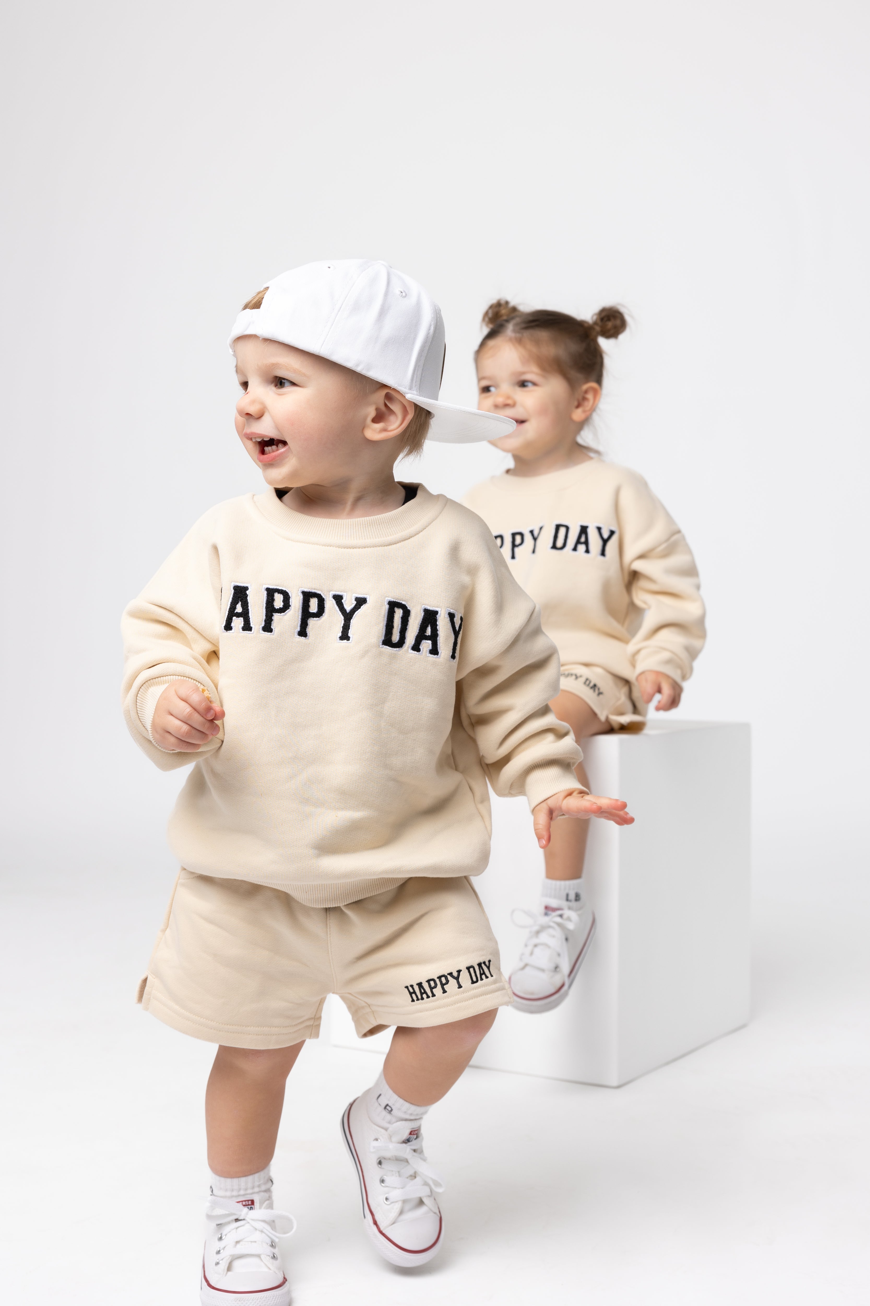 "Happy Day" Sweatshort - Sand