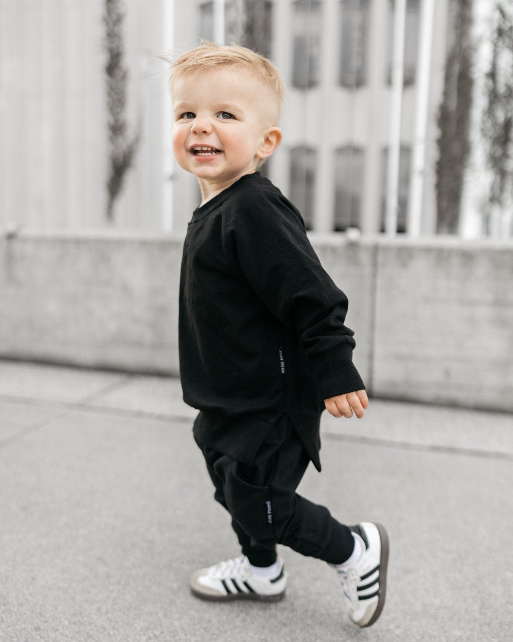 Baby Pullover - Black - Little Bipsy