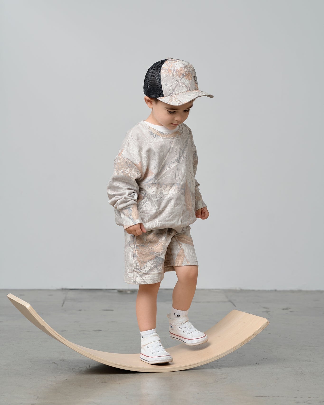 Crewneck - Edge Colors Driftwood® - Little Bipsy