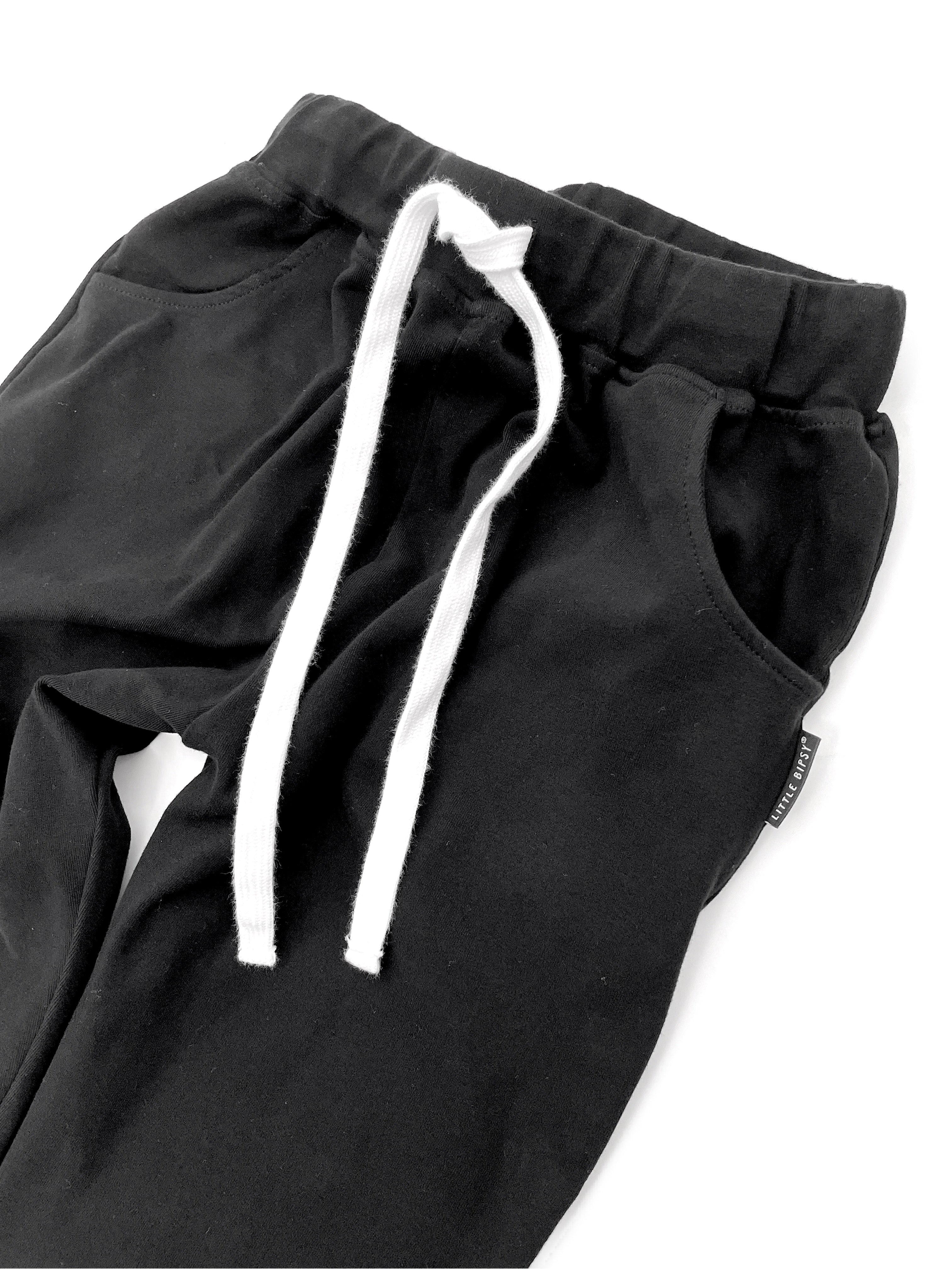 Adult black jogger with functional drawstring 