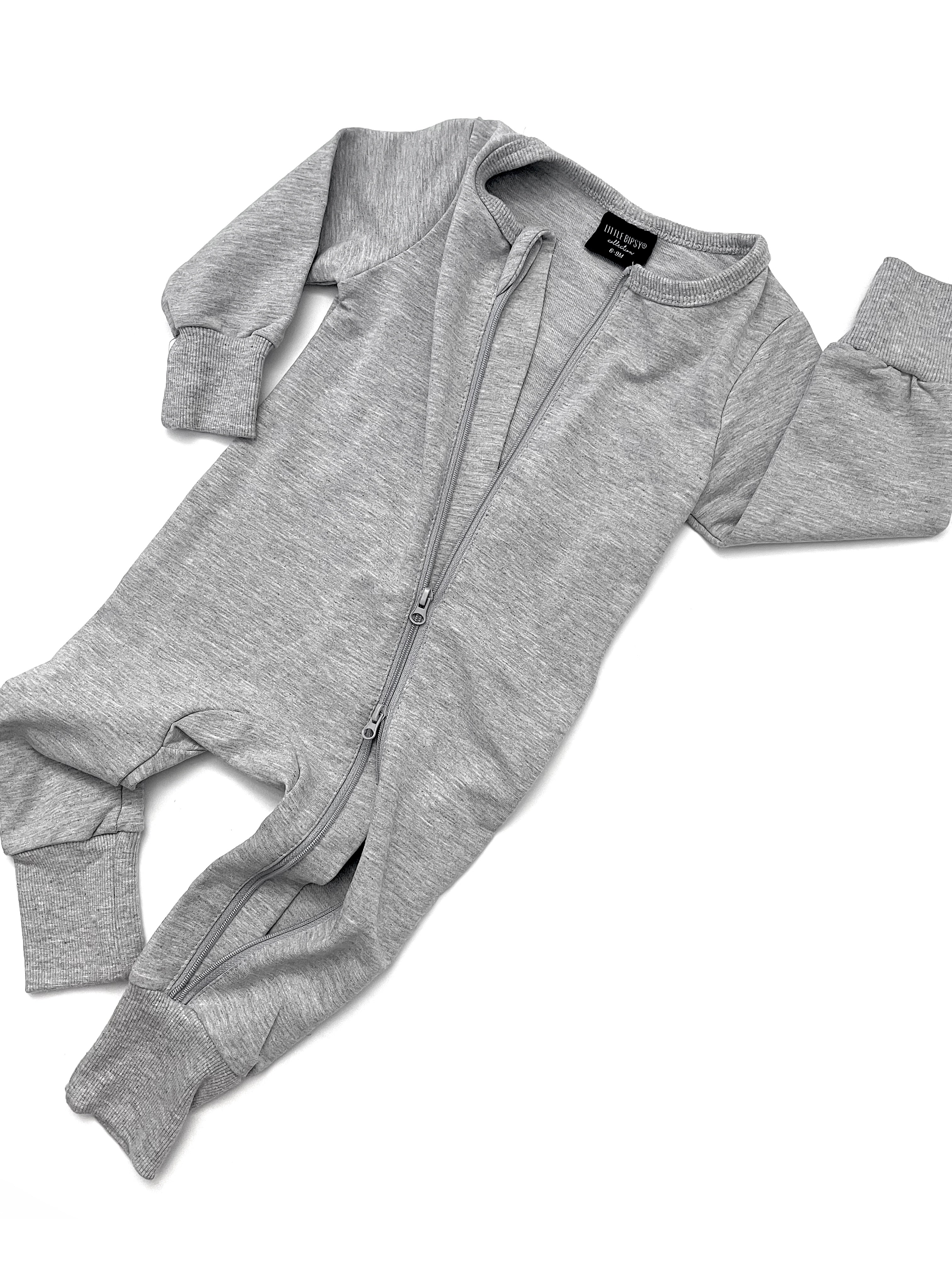 Two-way zip onesie. Grey.